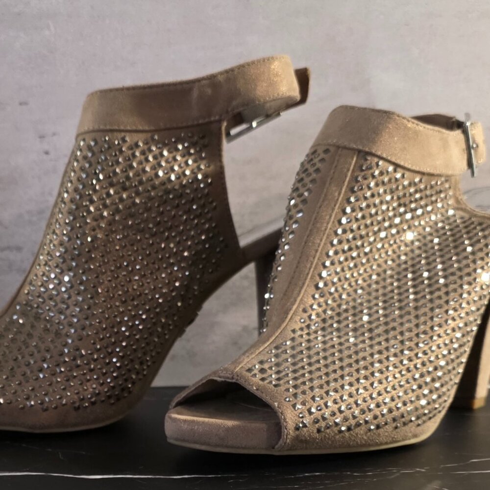 PROM Ready! Jennifer Lopez High-heel Studded Women's Shoes in Blush 9.5